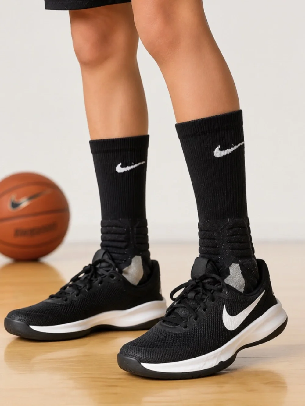 Youth Nike Black Dri-FIT Cushioned Crew Socks (1 Pair)